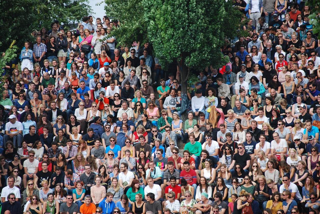 Concierto visto a través de teléfono